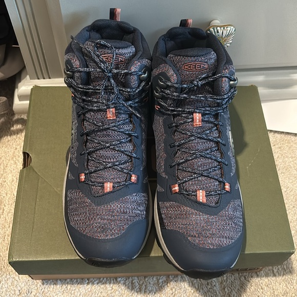 Keen Terradora II Mid hiking boots NWT - Picture 2 of 6